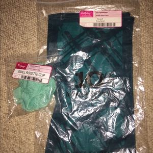 Thirty-One Scarf & Small Rosette Clip - NIP